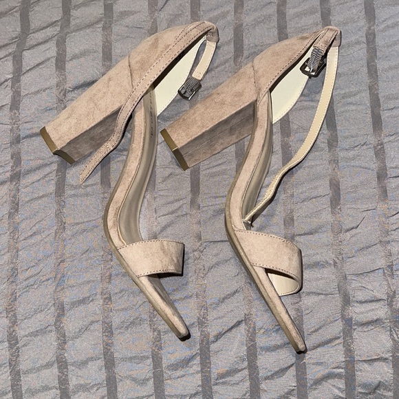 Heels - Picture 3 of 5